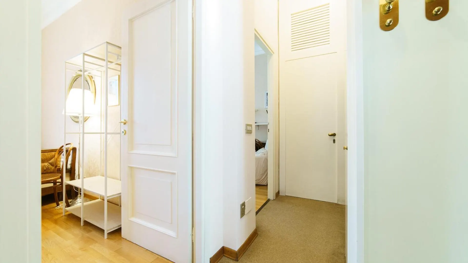 Intrho Vintage Central Flat Mailand Italien