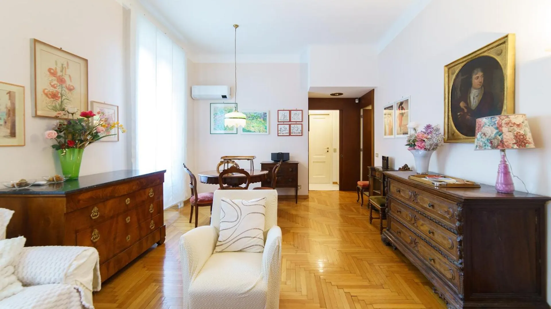 Intrho Vintage Central Flat Mailand 0*,  Italien